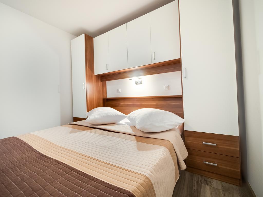 Apartment Danijela Шибеник Экстерьер фото